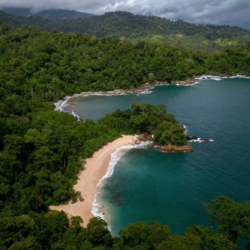 potret pesona Pantai Teluk Hijau (instagram.com/eastjava.supertrip)