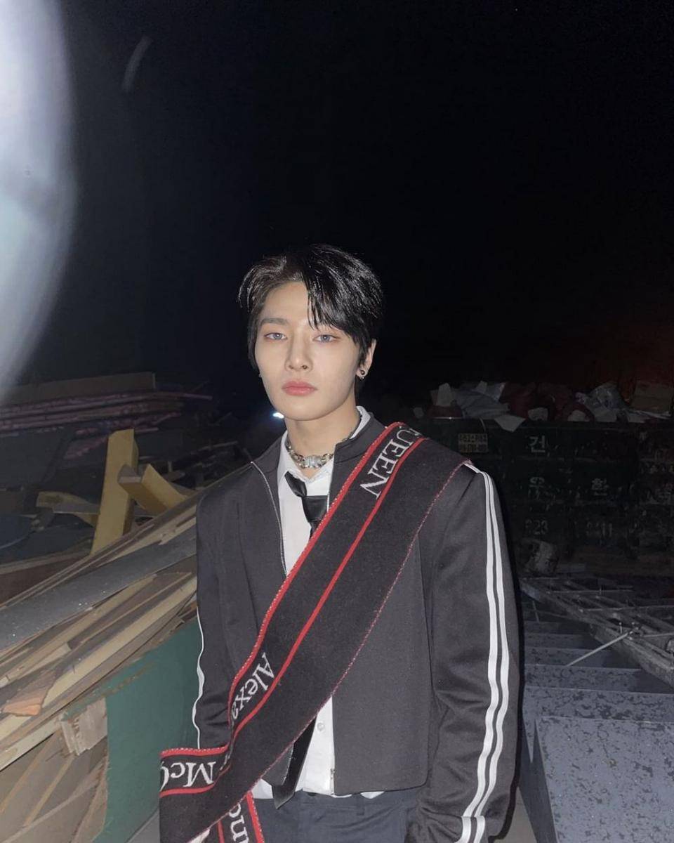 I.N Stray Kids (instagram.com/realstraykids)