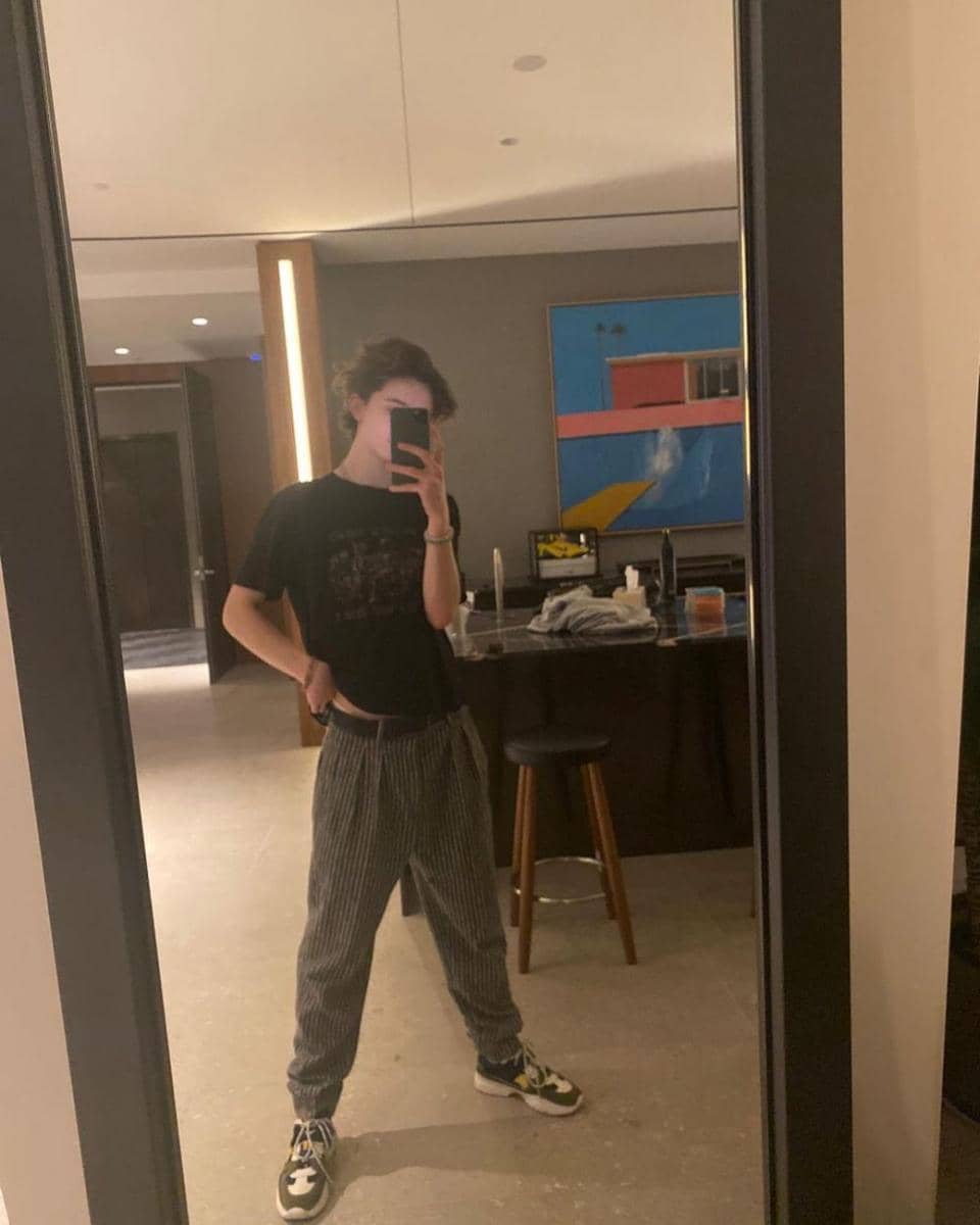 Gaya busana Timothée Chalamet (instagram.com/tchalamet)