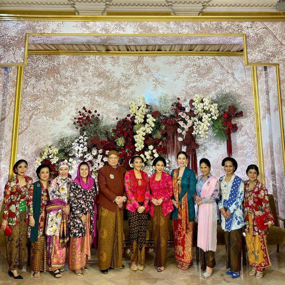 Kebaya dan Makeup Midodareni Putri Tanjung (instagram.com/annisayudhoyono)