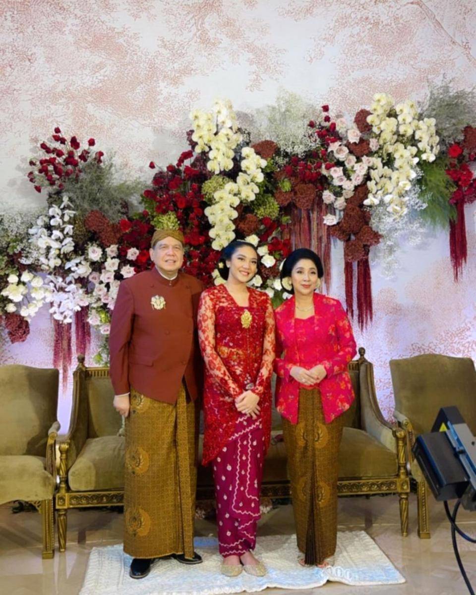 Kebaya dan Makeup Midodareni Putri Tanjung (instagram.com/bubahalfian)