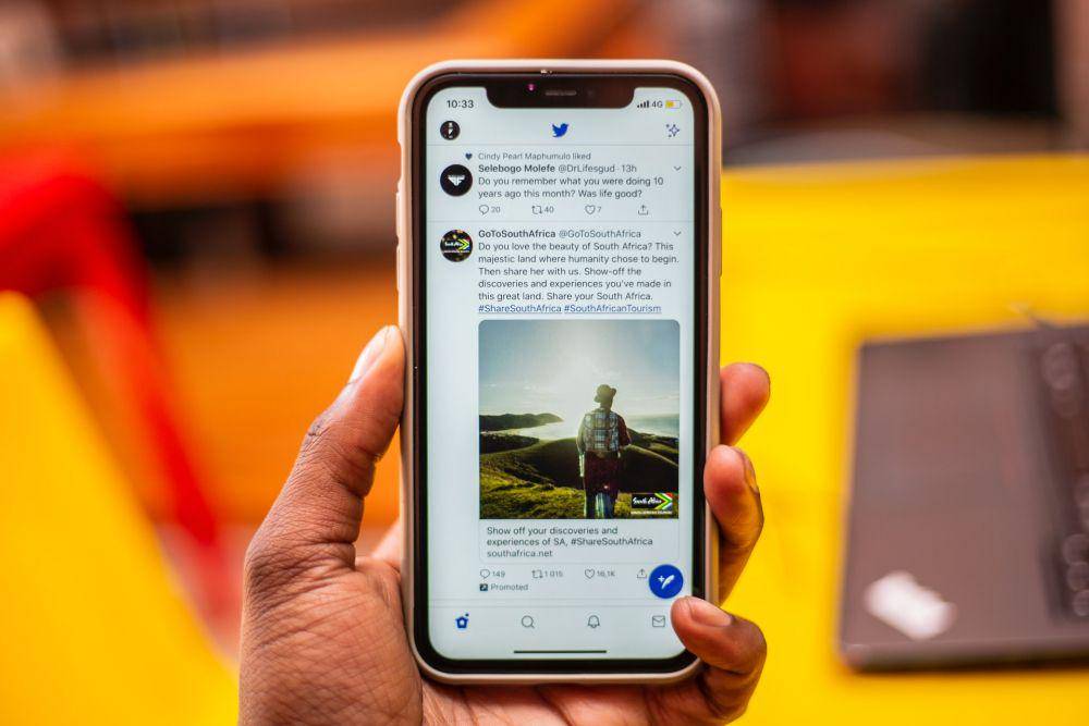 ilustrasi thread Twitter (unsplash.com/Daddy Mohlala)