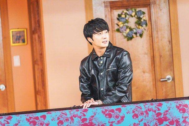 Jung Il Woo (instagram.com/jilwww)
