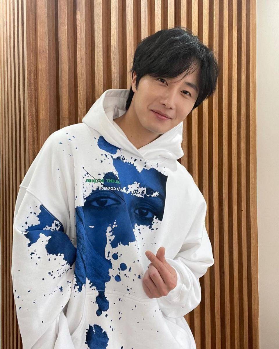 Jung Il Woo (instagram.com/jilwww)
