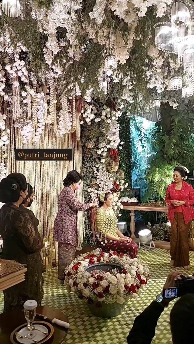Putri Tanjung gelar midodareni (instagram.com/putri_tanjung)