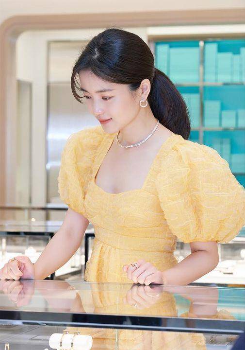 Kim Tae Ri Tiffany and Co Korea boutique opening ceremony (instagram.com/marieclairekorea)