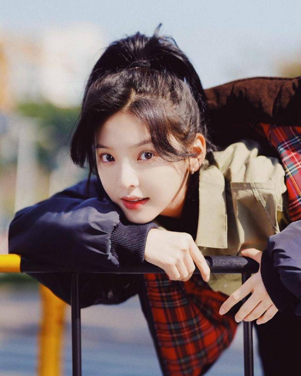 Zhang Ruo Nan (instagram.com/zhangruonan96_)