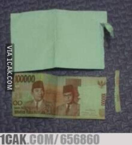 buka amplop nyesek (1cak.com)