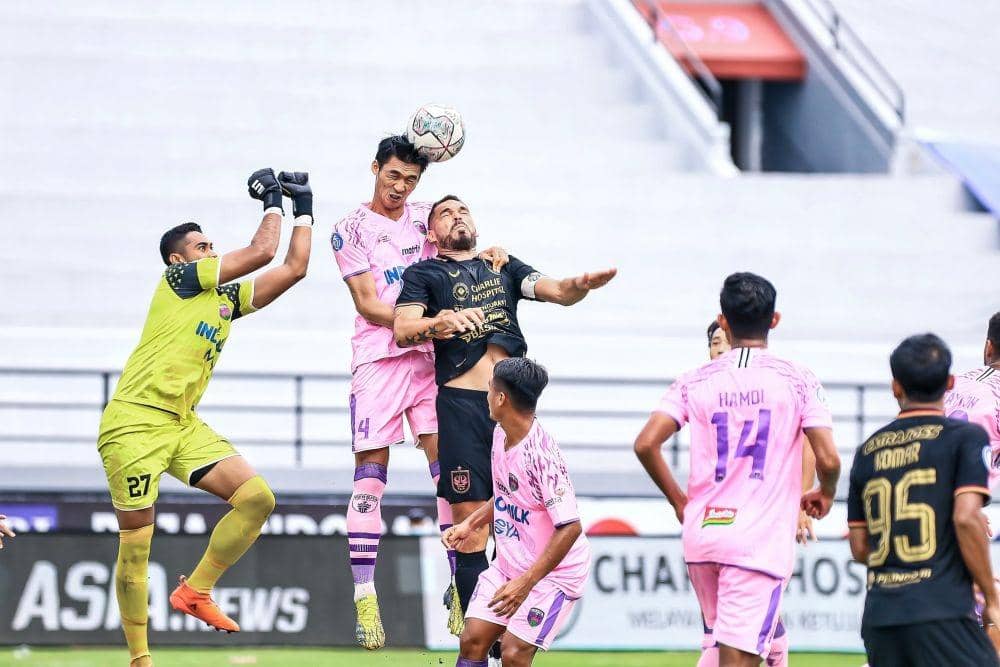 Pertandingan PSIS Semarang melawan Persita Tangerang di pekan ke-32 BRI Liga 1 2021/2022 di Stadion Kapten I Wayan Dipta Gianyar, Minggu (20/3/2022). (dok. PSIS)