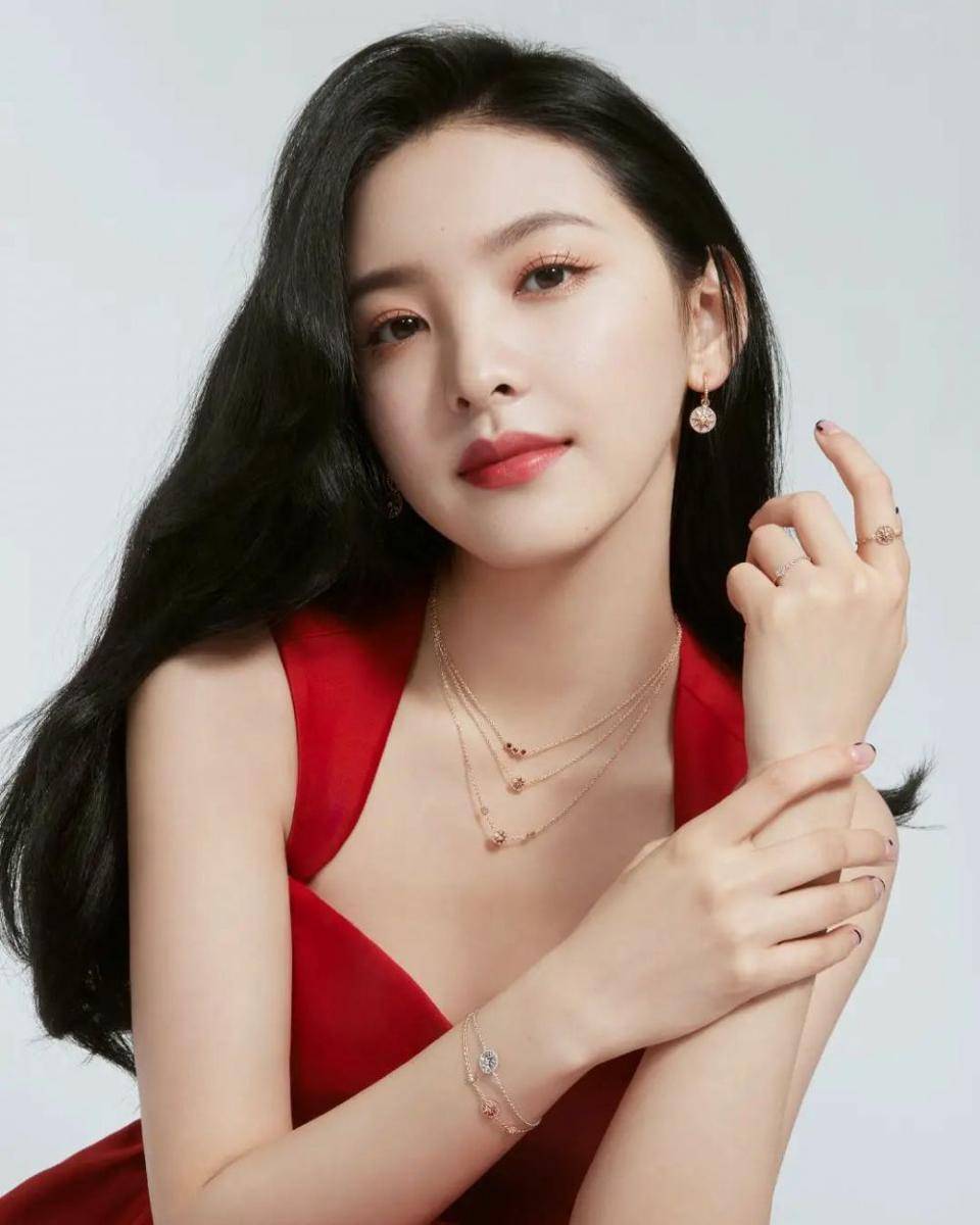 Zhang Ruo Nan (instagram.com/zhangruonan96_)