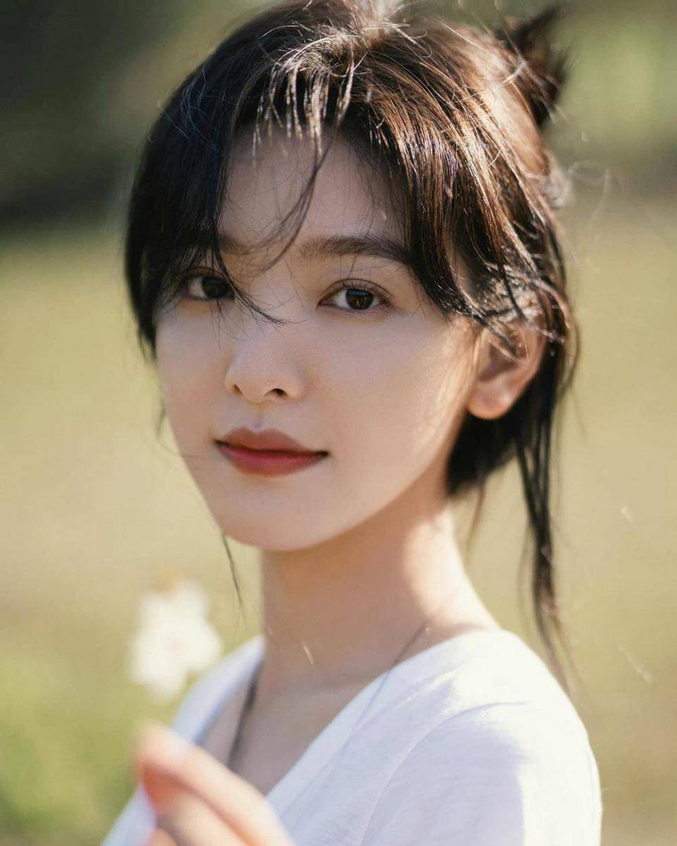 Zhang Ruo Nan (instagram.com/zhangruonan96_)