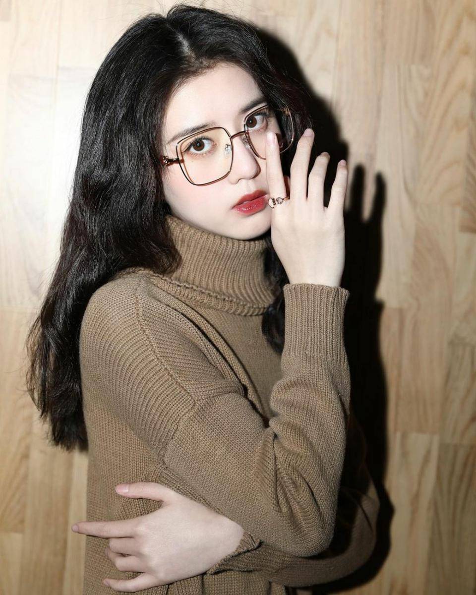 Eleanor Lee (instagram.com/eleanorleex)