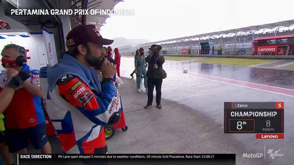 Situasi di Sirkuit Mandalika saat hujan turun / Twitter @MotoGP