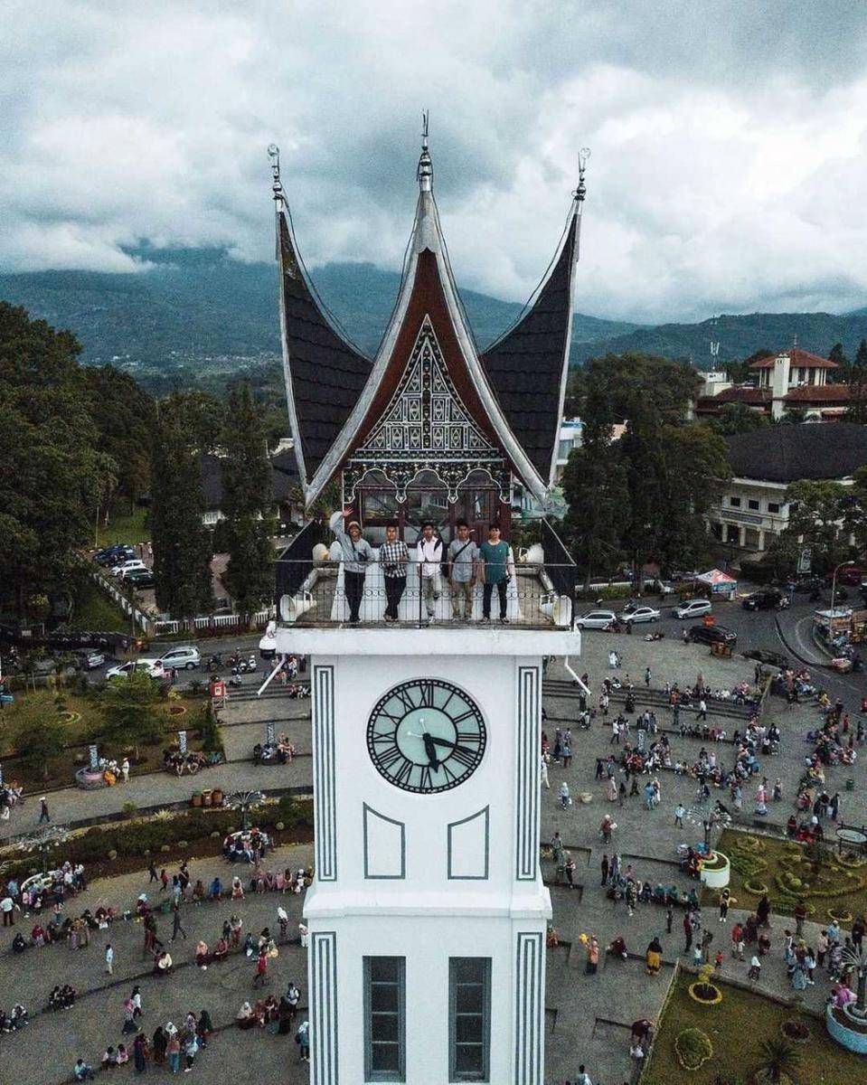 potret Jam Gadang (instagram.com/gadihbujang_minang)