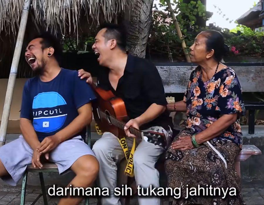 10 Iklan Kocak Bahasa Bali, Baru Sadar Kalau Ini Promosi