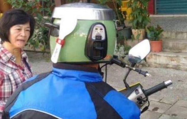 10 Fungsi Lain Penanak Nasi Ini Ngaco Abis, tapi Kocak!