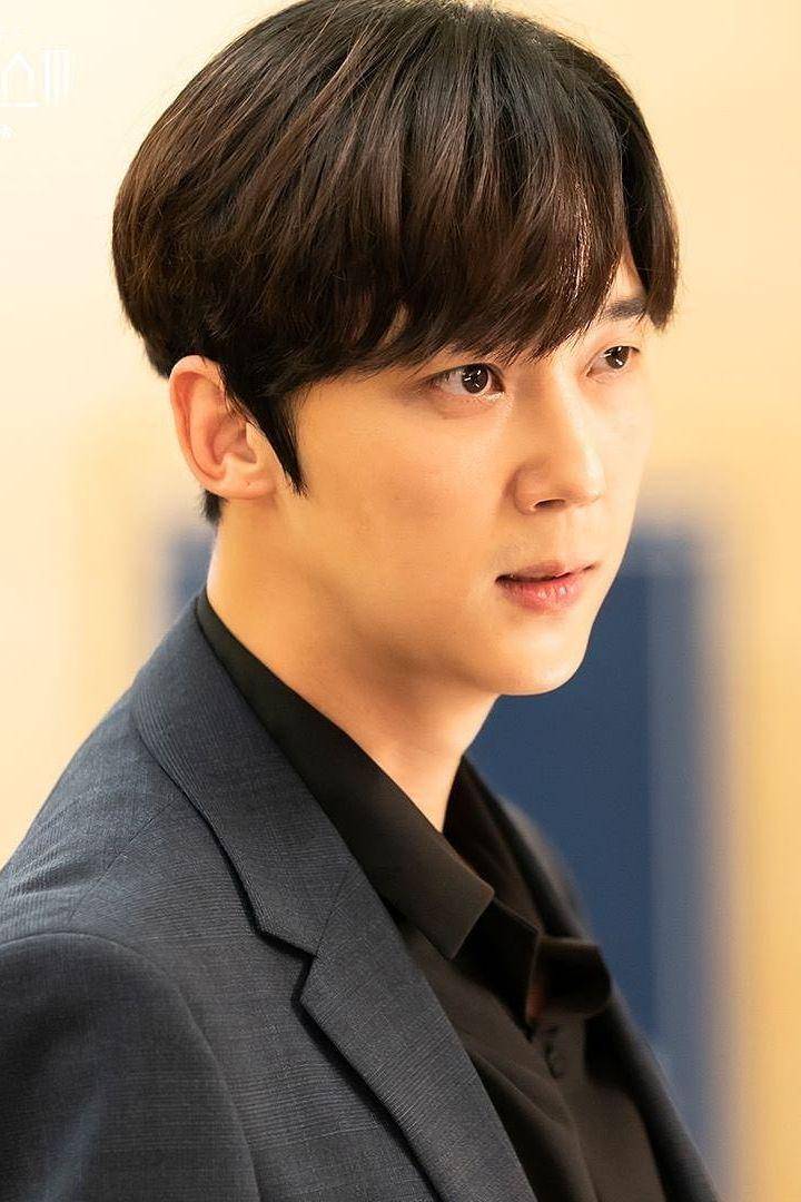 Yoon Jong Hoon (instagram.com/yoojongactor_official)