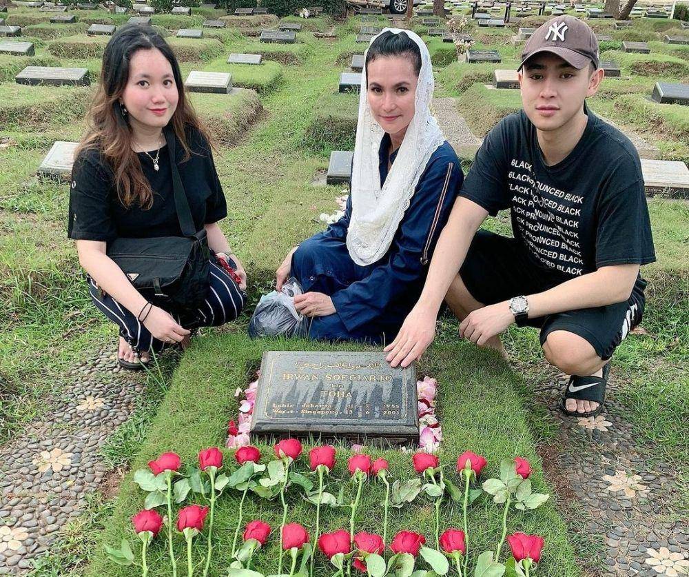 potret Nunu Datau bersama dua anaknya (instagram.com/nunudatau)