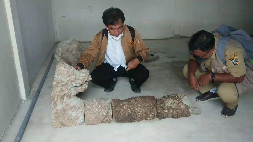 Temuan arca naga dan dwarapala di Tulungagung beberapa waktu lalu. IDN Times/ Bramanta Pamungkas