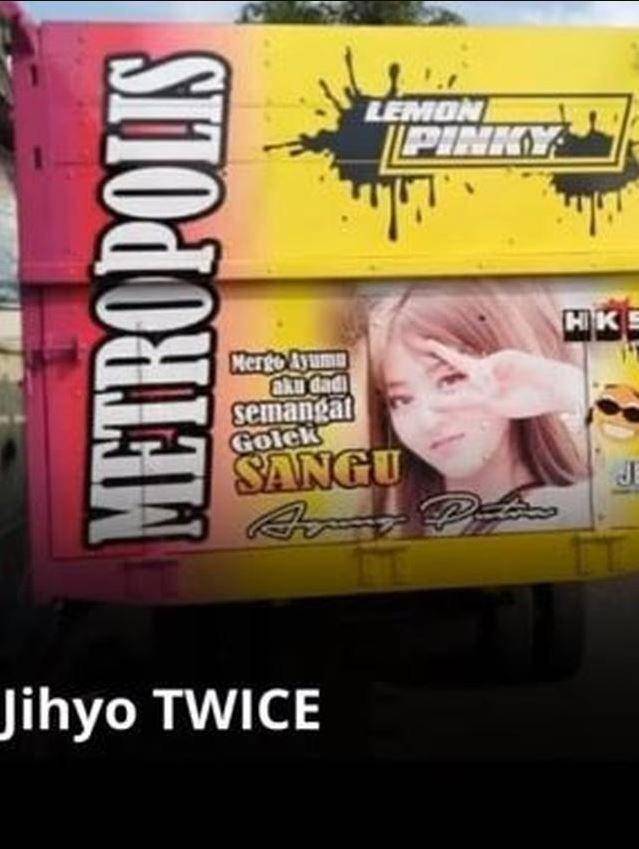 wajah idol KPop di bak truk (youtube/chanell daebak)