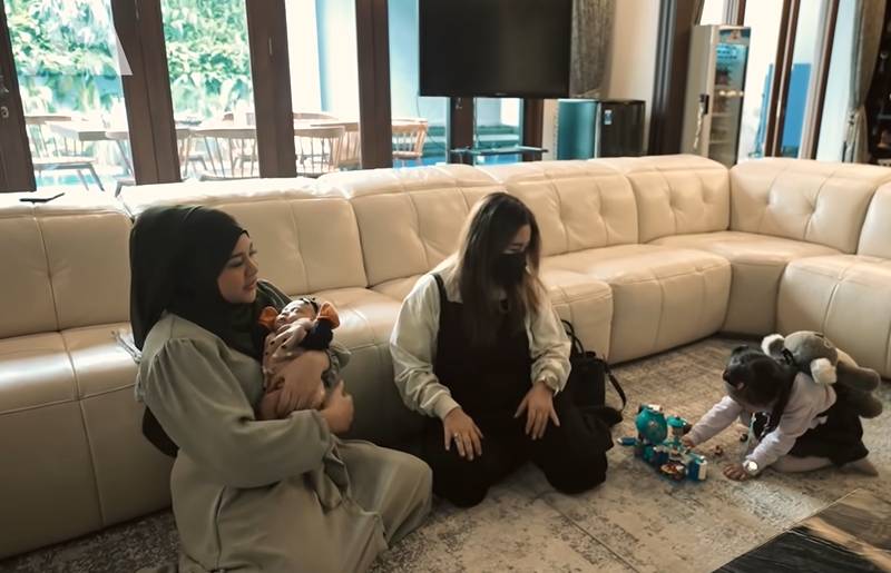 Shabira Lala dan Baby Ameena (YouTube.com/AH)