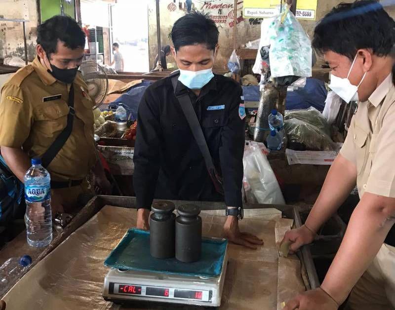 Pemkot Tangerang Tes Alat Ukur dan Timbang di Pasar Tradisional