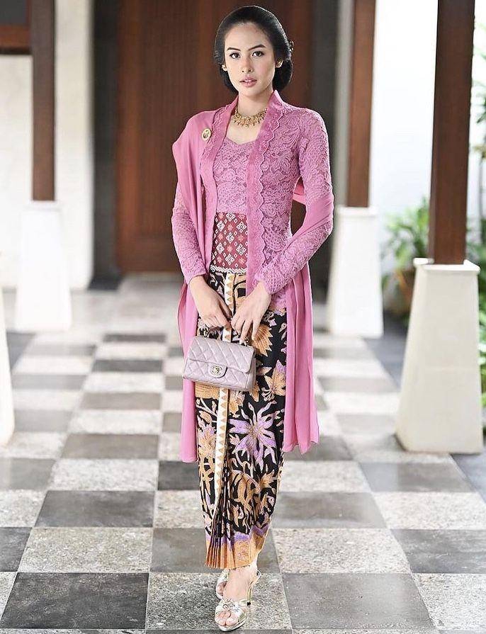 Tamu putri (Instagram.com/maudyayunda)