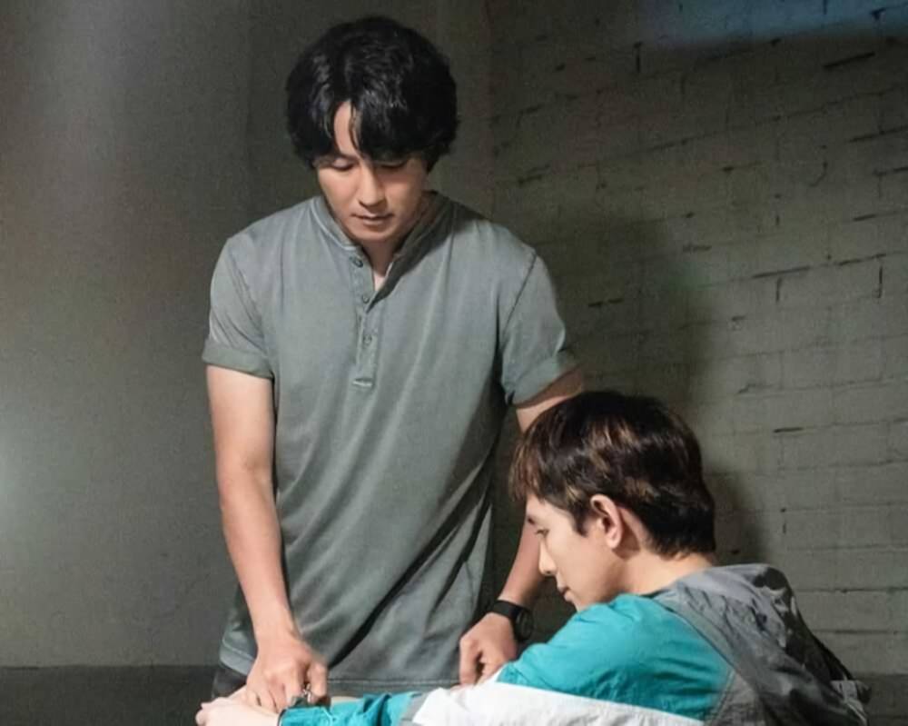 cuplikan drama Through the Darkness (instagram.com/sbsdrama.official)
