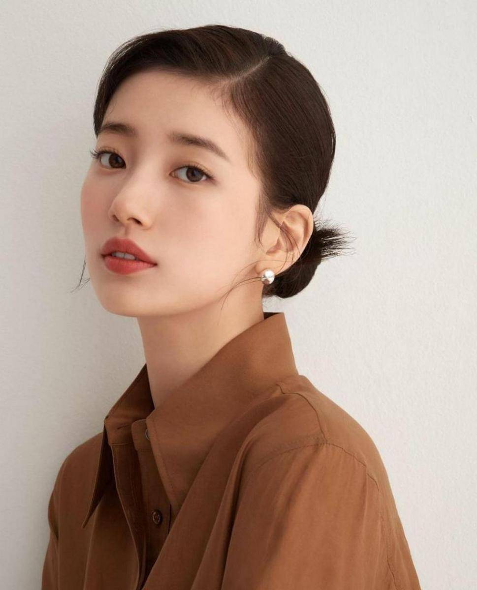 Bae Suzy (instagram.com/skuukzky)