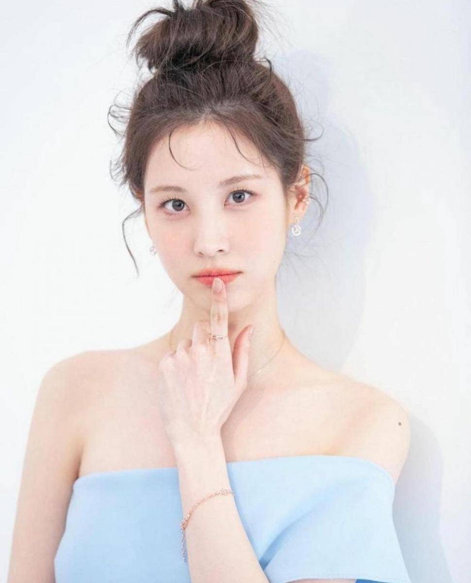Seohyun (instagram.com/seojuhyun_s)