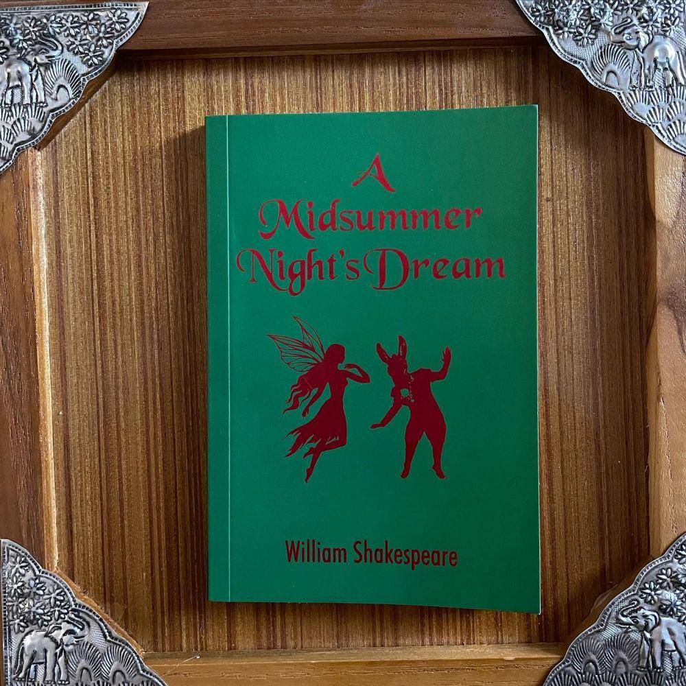 ilustrasi buku A Midsummer Night's Dream (instagram.com/lupinschocolate)
