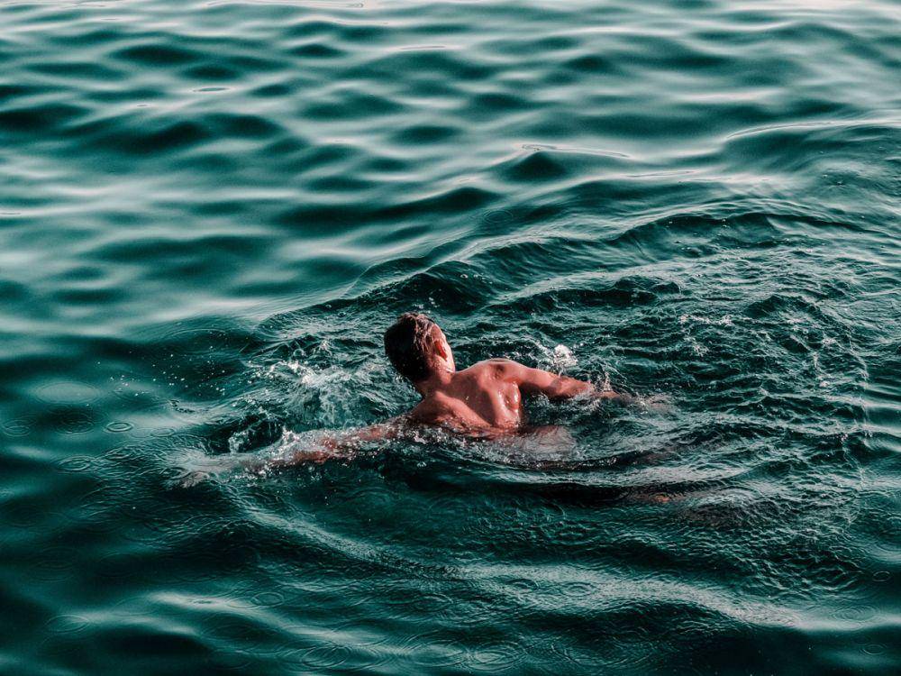 Ilustrasi mandi. (unsplash.com/David Boca)