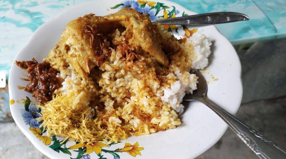 Nasi Ayam Adun Bu Mani, Gresik (dok.pribadi/Renggo Stroom)