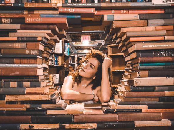 5 Rekomendasi Novel Komedi yang Bikin Susah Berhenti Ketawa