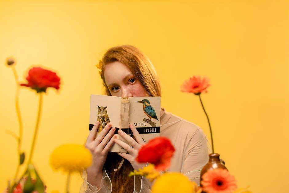 Ilustrasi membaca buku (Pexels.com/Yaroslav Shuraev)