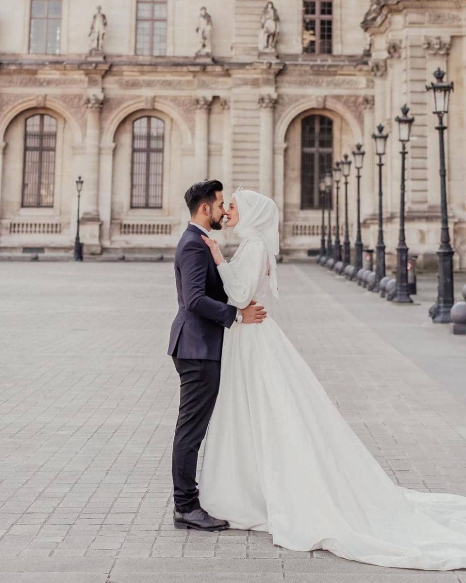 potret Sabrina Sosiawan dan suami di Paris (instagram.com/sabrinasosiawan)