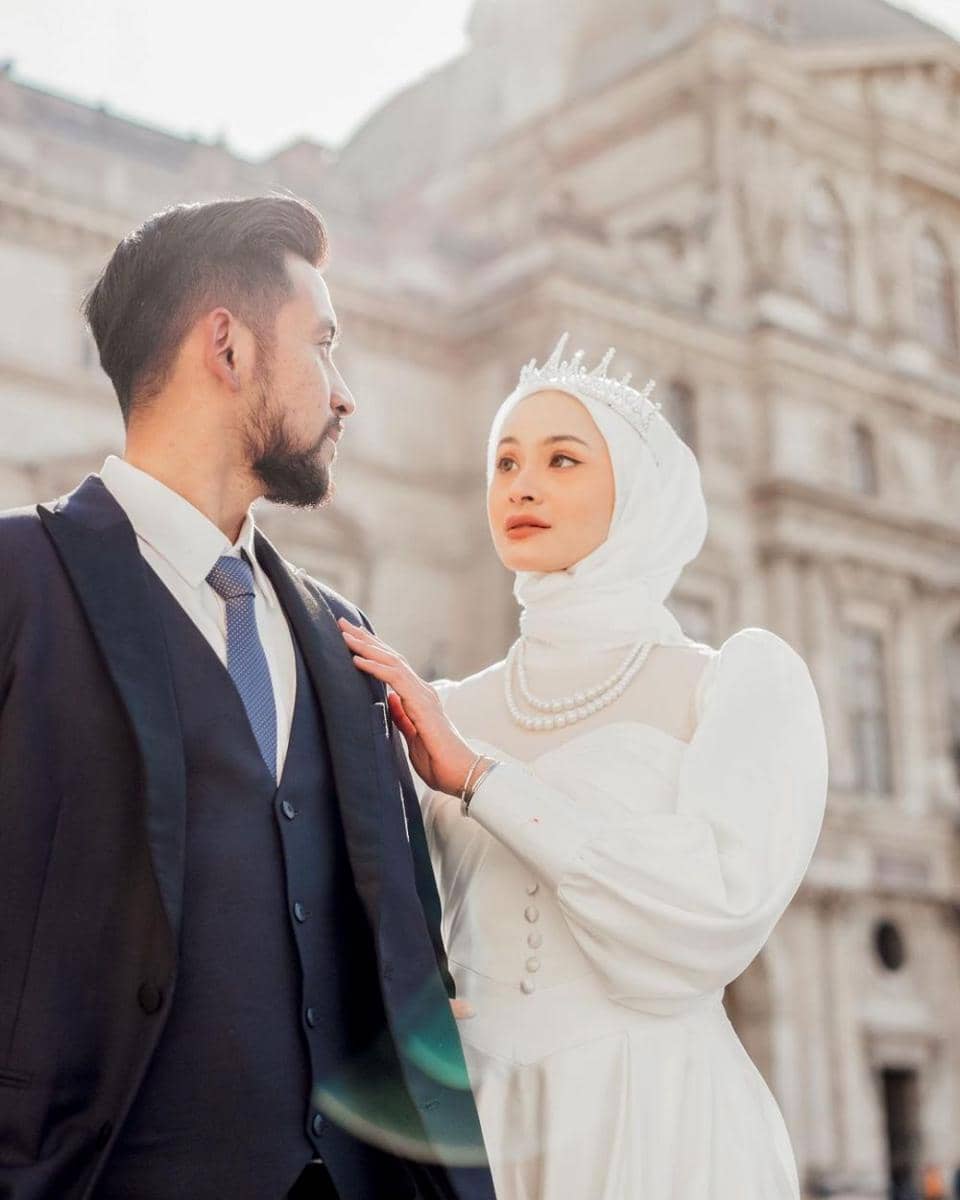 potret Sabrina Sosiawan dan suami di Paris (instagram.com/sabrinasosiawan)