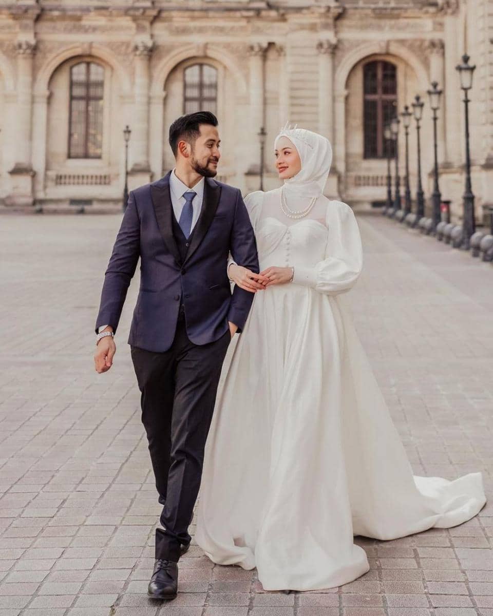 potret Sabrina Sosiawan dan suami di Paris (instagram.com/sabrinasosiawan)
