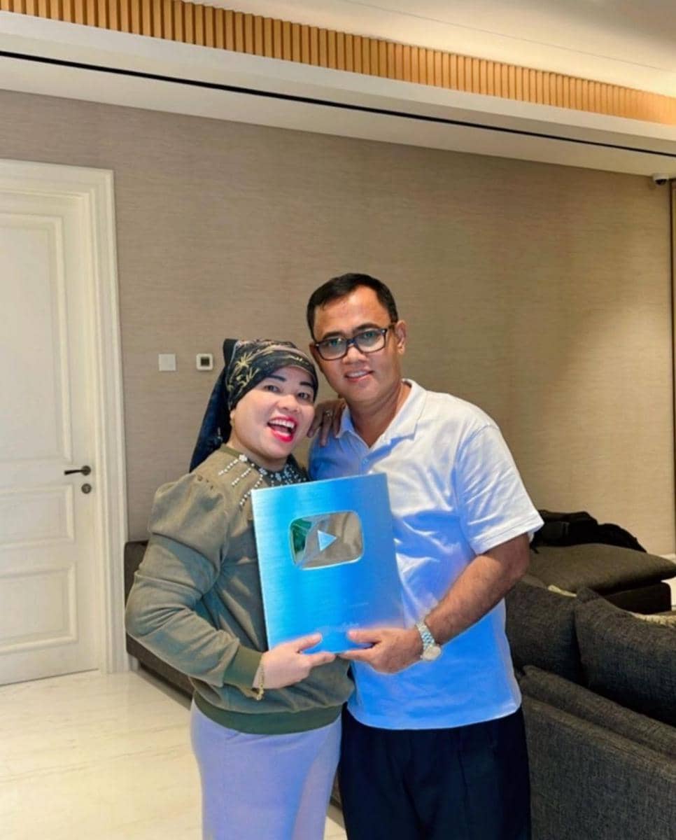 Hj Faisal dan Oma Dewi (instagram.com/h_faisal__69)