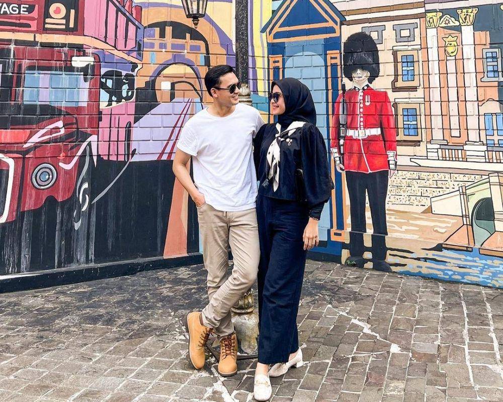 Ikbal Fauzi dan istri (instagram.com/ikbalfauzi_)