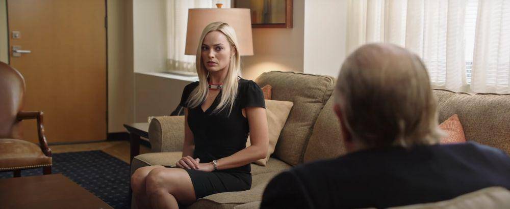 Margot Robbie sebagai Kayla Pospisil (dok. BRON Studios/Bombshell)