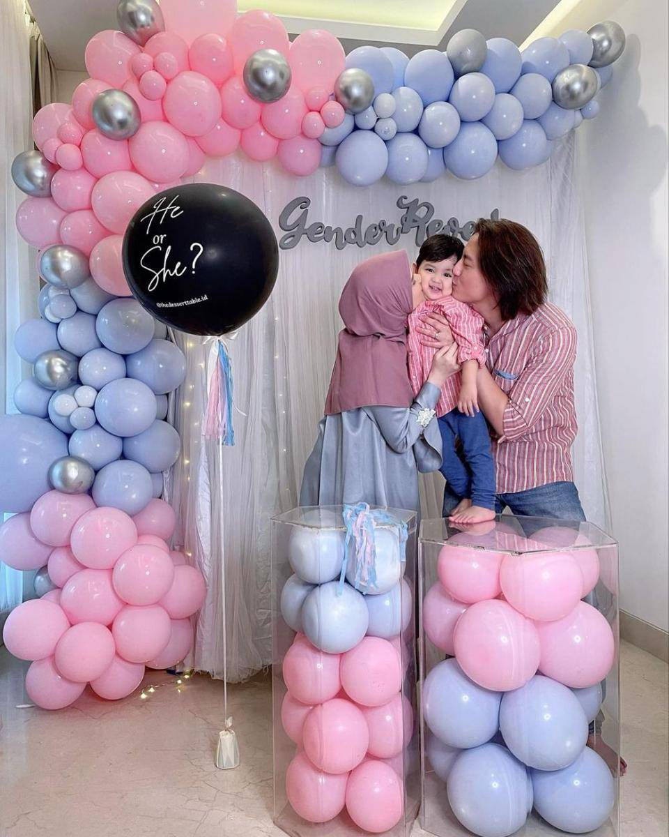 Momen gender reveal Cut Meyriska. (instagram.com/shaquillekailidanuarta)