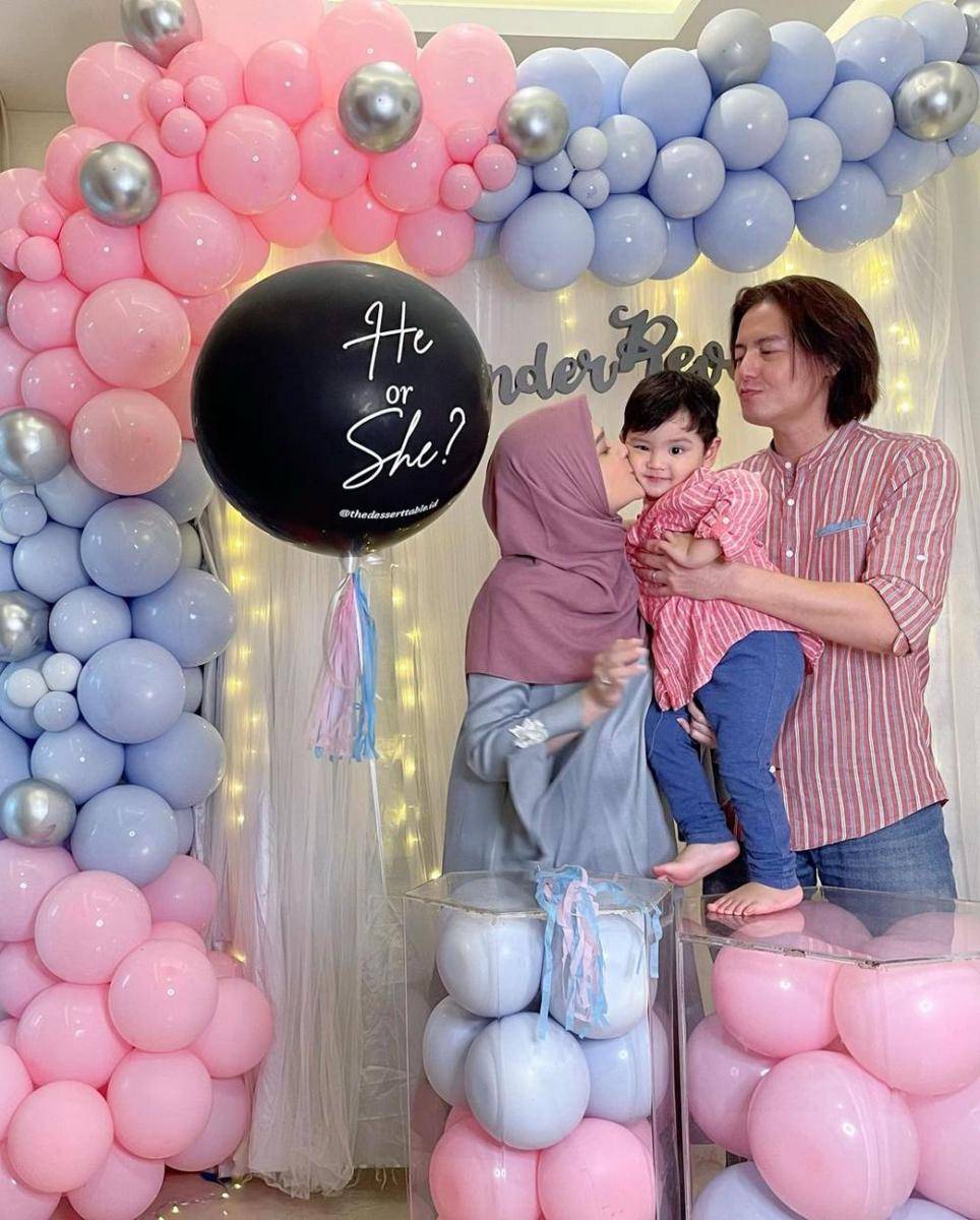 Momen gender reveal Cut Meyriska. (instagram.com/shaquillekailidanuarta)