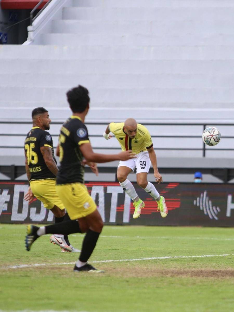 Pemain Persik saat melawan Barito Putra. IDN Times/ persikfcofficial