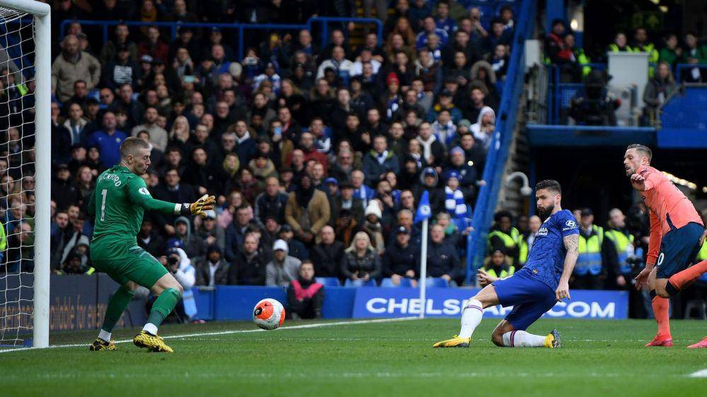 potret Oliveir Giroud cetak gol kke gawang Everton (premierleague.com)