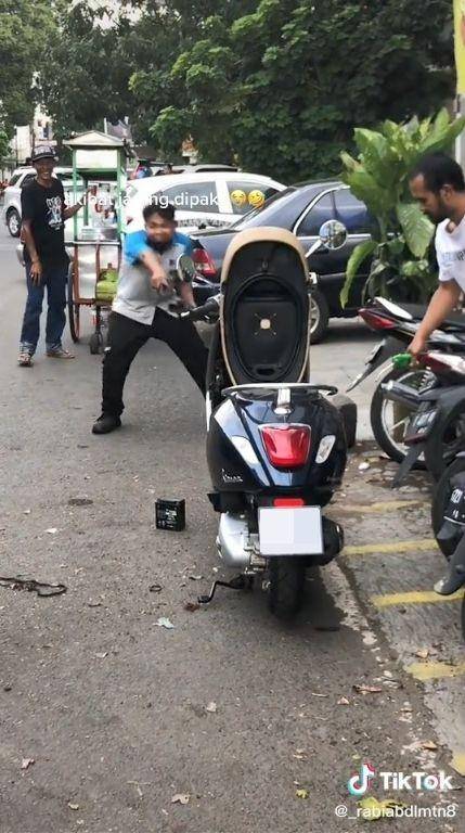 viral motor jadi sarang tikus (tiktok.com/@_rabiabdlmtn8)
