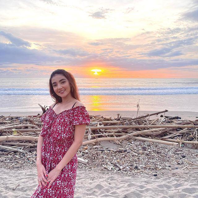 10 Artis yang Pernah Menikah Muda dan Kini Masih Enjoy Sendiri