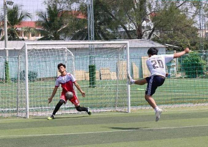 potret apes sendiri (instagram.com/wkwkland_real)