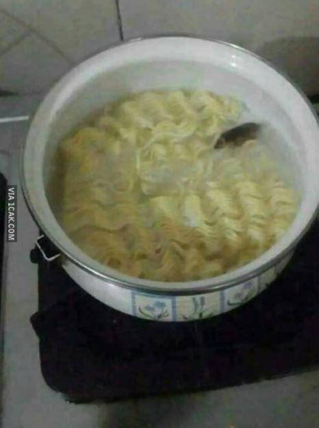potret orang merebus makanan (1cak.com)