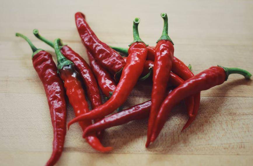 cabe merah (unsplash.com/ryanquintal)